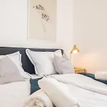 A Lägenhet *